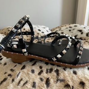 Brand new Sandals Sz 9